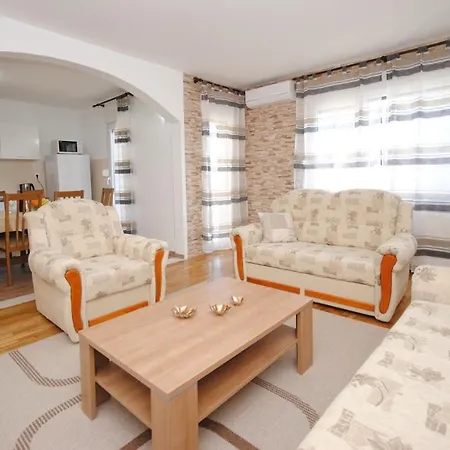 Spacious Antea Kaštela