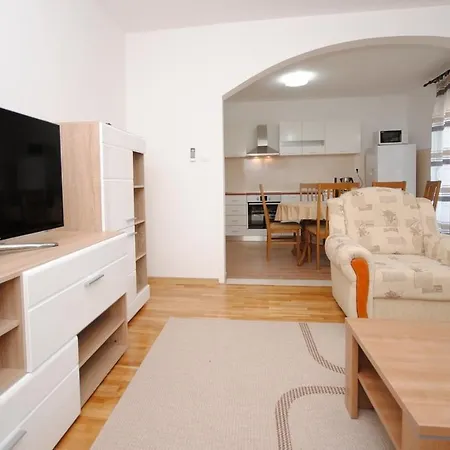 Spacious Antea Апартаменты Каштела