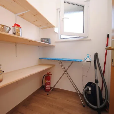 Spacious Antea