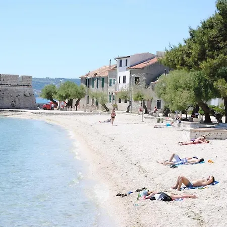 Spacious Antea Apartment Kastela