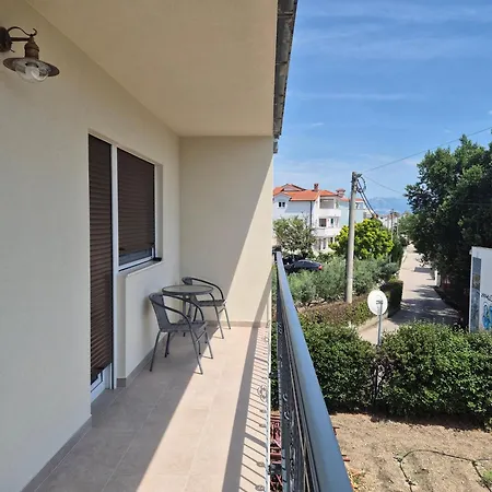 Spacious Antea Apartman