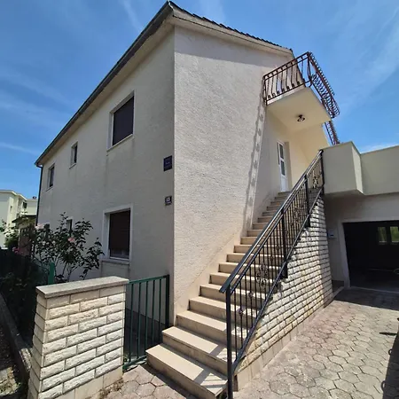 Spacious Antea Apartament Kaštela