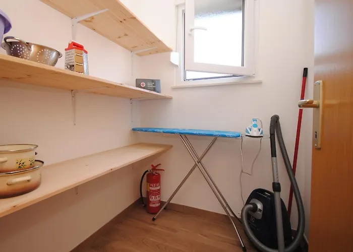 Spacious Antea